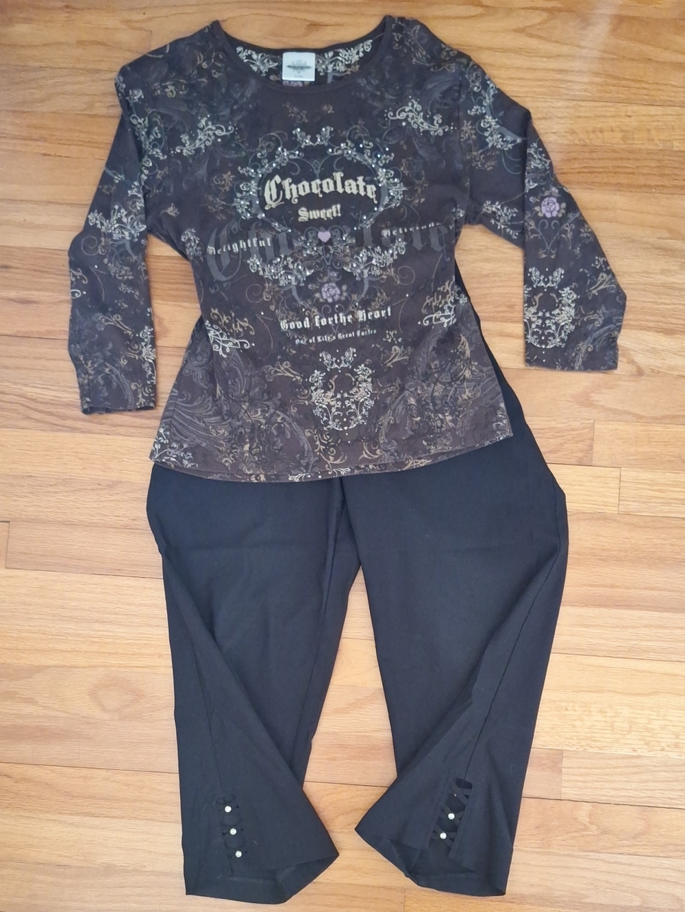Chocolate Brown 3/4 Sleeve Top With Print Desgn